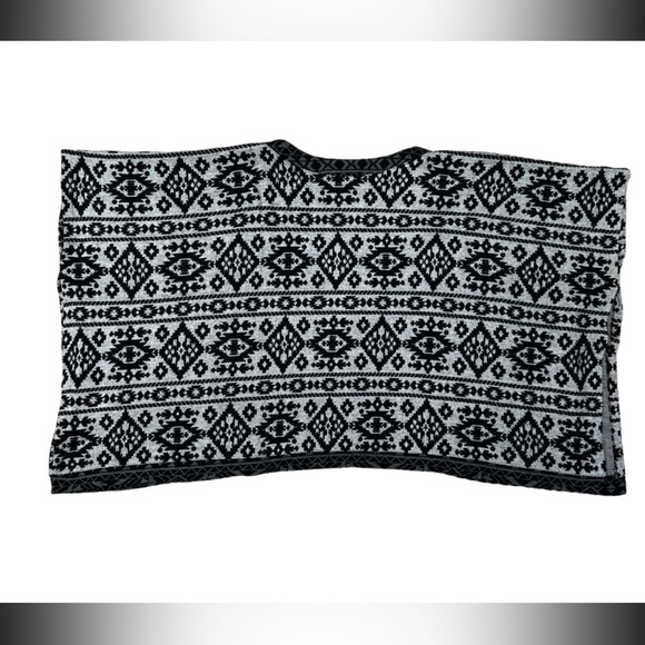 TRF by Zara Ruana Oversized Boho Southwestern Style Open Cloak Shawl Wrap Size M - Picture 3 of 12